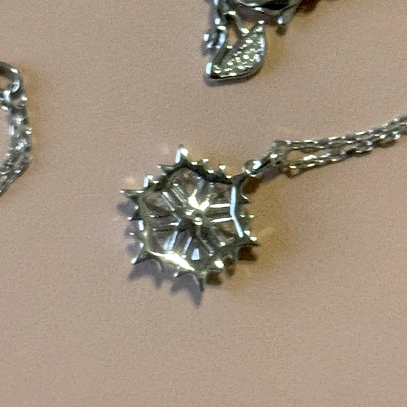 Swarovski crystal Snowflake pendant chain Magic Snowflake, Rhodium plated silver - Picture 6 of 15